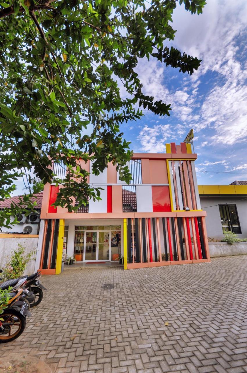 Djo Front One Inn Bengkulu Exterior foto