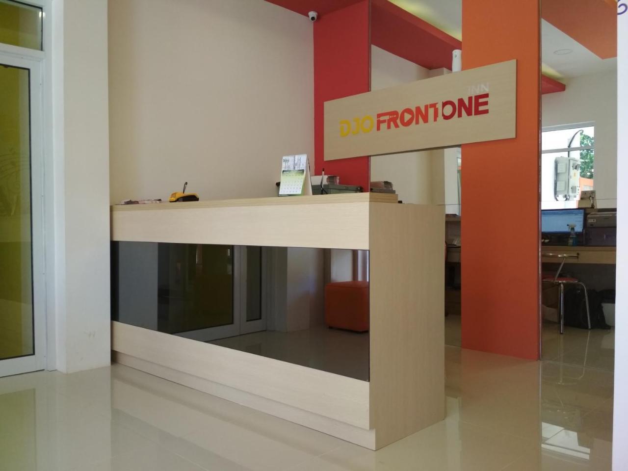 Djo Front One Inn Bengkulu Exterior foto